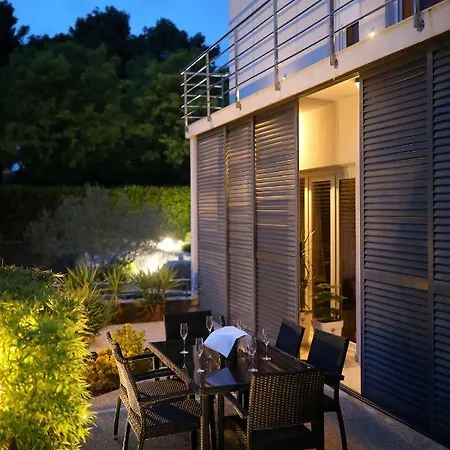 Amarena Villa *